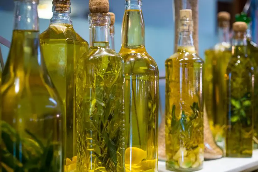 11 bin 327 litre sahte zeytinyağı piyasaya sürülecekti! Sahte zeytinyağı nasıl anlaşılır? 7