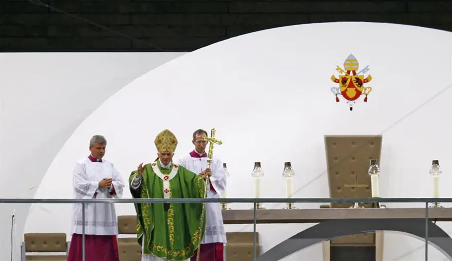 Papa'dan 70 bin kişilik ayin 2