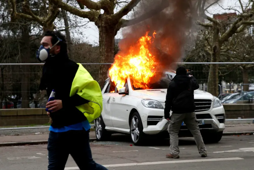 Paris'te 167 sarı yelekli gözaltına alındı 4