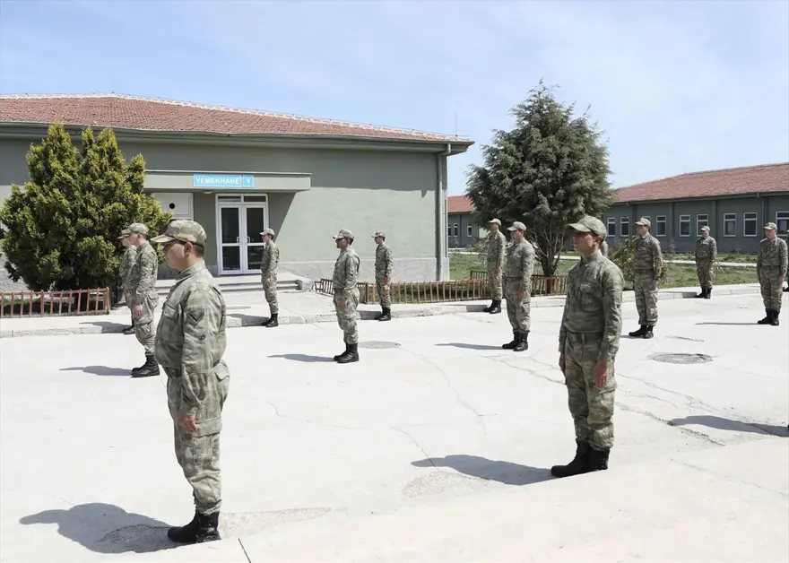 Askeri birliklerde corona virüs önlemleri uygulanıyor 2