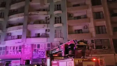 Çakmakla oynayan çocuklar evi yaktı: İki kişi hastanelik oldu