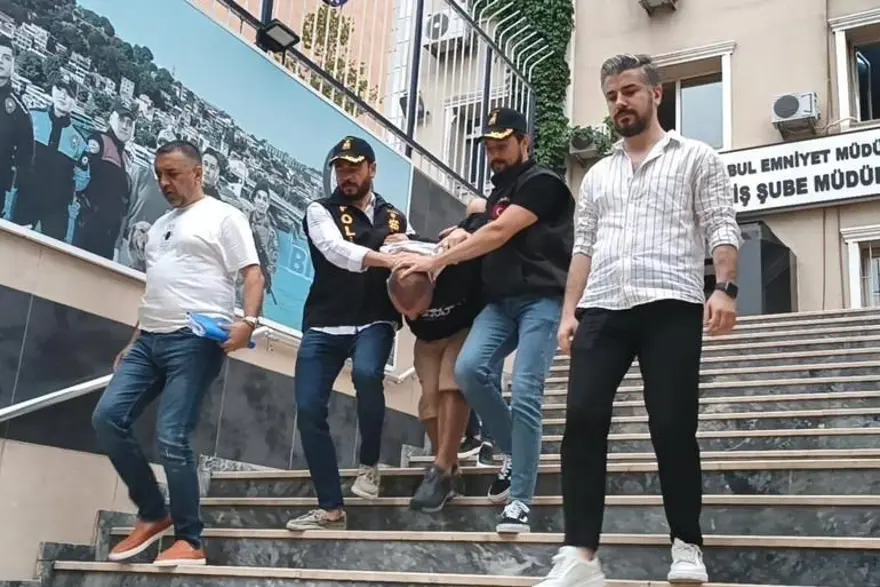 İddianame ağır geldi: Kadıköy’de kadını balkondan atanavukat cezaevinde yaşamına son verdi 4