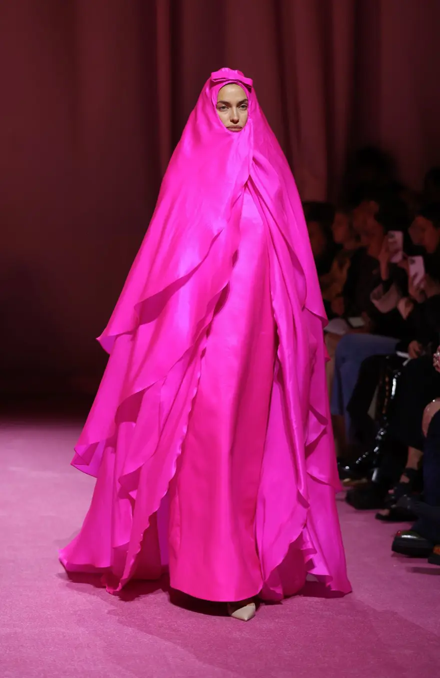 Londra Moda Haftası'na Irina Shayk damgası 4