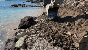 İş makineleriyle denizi dolduran firmaya ceza