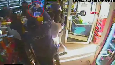 Silah, bıçak, biber gazı: Marketteki kavgada hepsi kullanıldı