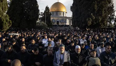 Mescid-i Aksa'da bayram sabahı | 60 bin Müslüman namaz kıldı