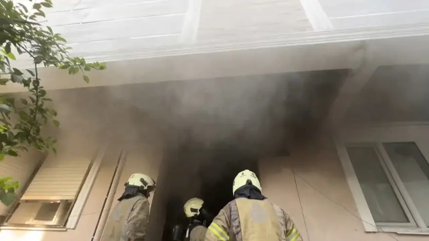 Avcılar'da yangın paniği: Bir aile mahsur kaldı 