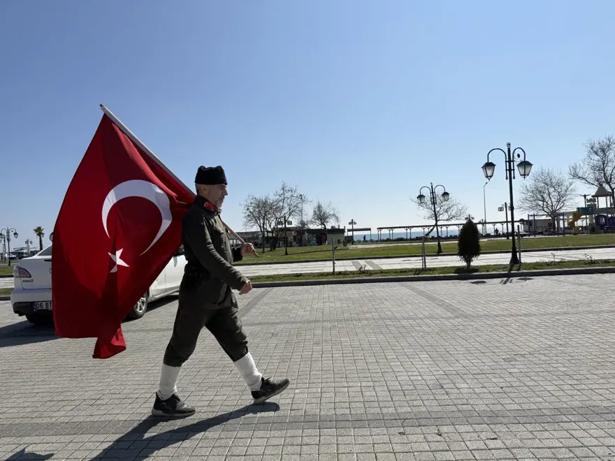 7 yıldır Şehitler için İstanbul'dan Çanakkale'ye yürüyor: 3 gün süren yolculuğun ardından Tekirdağ'a ulaştı 2