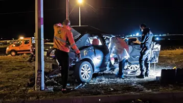 Kamyon ve otomobil çarpıştı: 1 ölü