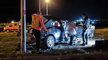 Kamyon ve otomobil çarpıştı: 1 ölü