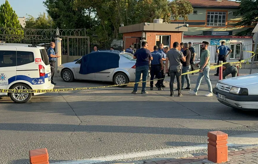 Eşini 30 kez bıçaklayıp cesedini karakola götüren kocaya iyi hal indirimi 1 Eşini 30 kez bıçaklayıp cesedini karakola götüren kocaya iyi hal indirimi 1