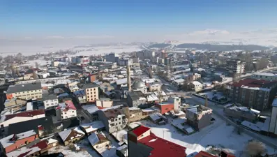 Türkiye'nin en soğuk yeri: Göle eksi 24 ile dondu