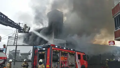 Sancaktepe'de fabrika yangını