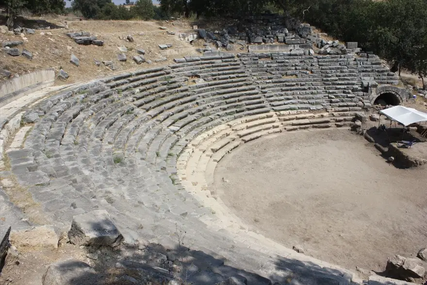 Çukurova'nın Efes'i Kastabala Antik Kenti adım adım gün yüzüne çıkıyor Çukurova'nın Efes'i Kastabala Antik Kenti adım adım gün yüzüne çıkıyor