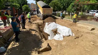 Yol çalışmasında bulunan tarihi mezar kapatıldı