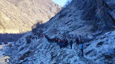 Kayalıklardan düşen genç hayatını kaybetti