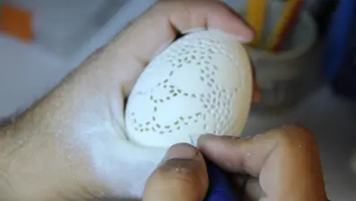 Hobi olarak başladı: Yumurtanın kabuğuna sanat nakşediyor