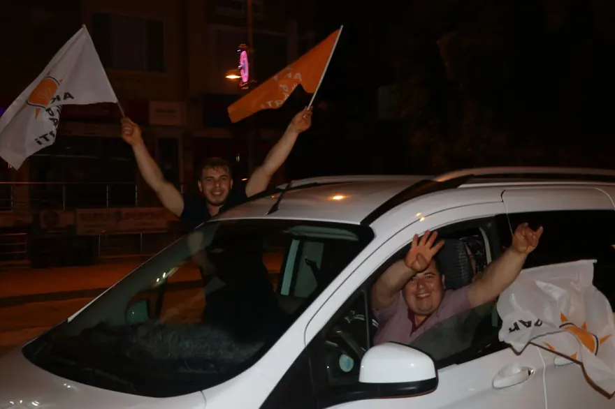 Türkiye genelinde seçim kutlamaları 11