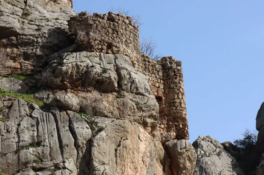 Adıyaman'da Fırat Nehri kıyısında 1800 yıllık askeri gözetleme kulesi tespit edildi 8 Adıyaman'da Fırat Nehri kıyısında 1800 yıllık askeri gözetleme kulesi tespit edildi 8