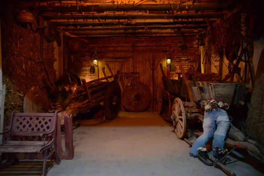 59 yıldır klasik otomobil ve eşya biriktiriyor: Bursa'daki evini müzeye çevirdi 13