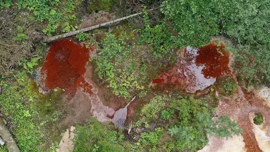 1800 rakımda, doğa tutkunlarının rotası: Kızıl renkteki suyu ilgi görüyor 6