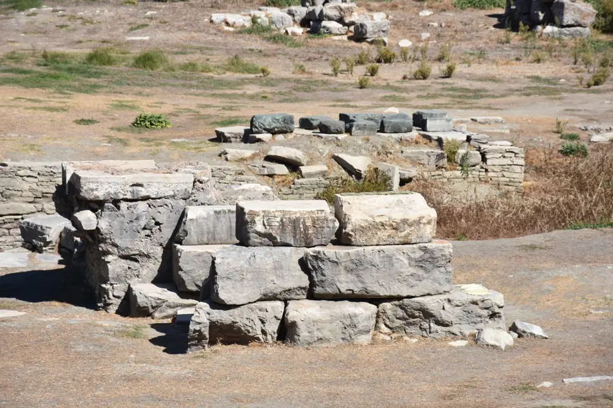 İzmir'deki dünya harikası Artemis Tapınağı tarihi dokusuna kavuşuyor 9 İzmir'deki dünya harikası Artemis Tapınağı tarihi dokusuna kavuşuyor 9