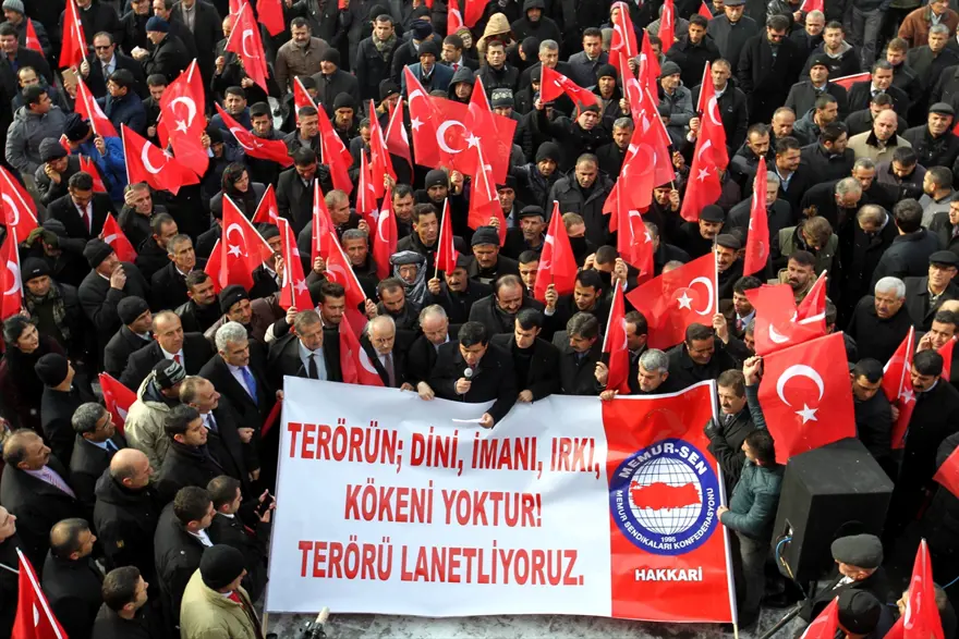Van, Hakkari ve Bingöl'de terör saldırıları protesto edildi 1