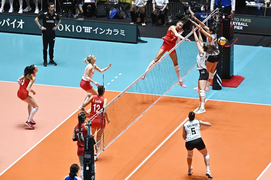 Filenin Sultanları'nın 117 günlük zirve yolculuğu: 3 kıtada 3 kupa 2