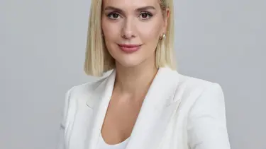 Bergüzar Korel takipçilerini uyardı