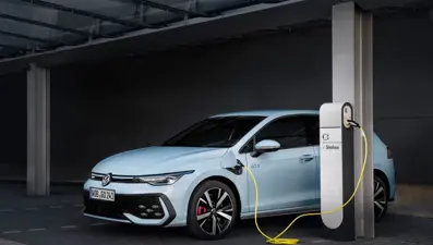 Yenilenen Volkswagen Golf tanıtıldı: ChatGPT desteğiyle geldi!