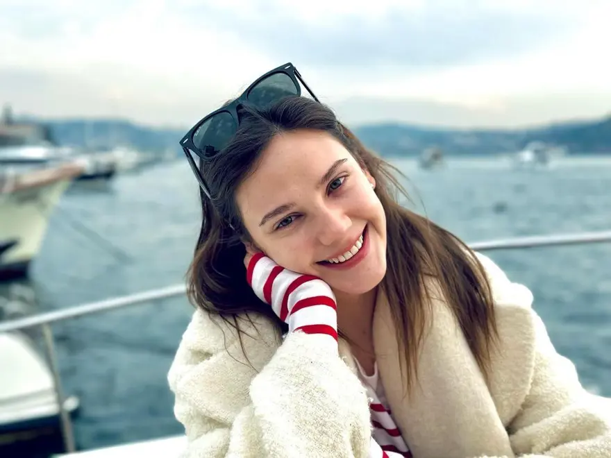 "Karlar kraliçesi Alina" balayında 2