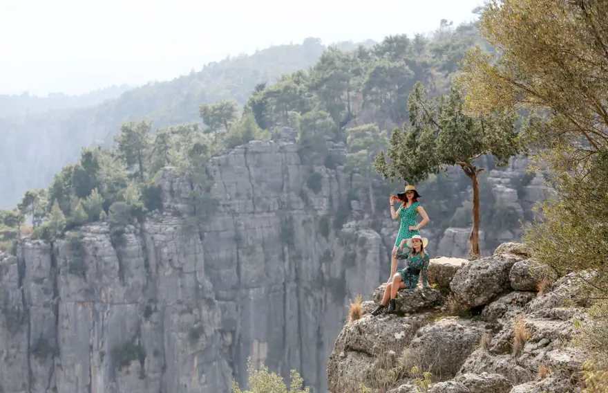 Türkiye'nin cennet köşesi turist akınına uğruyor! İskandinav ülkelerinin fiyortlarından farksız... 6