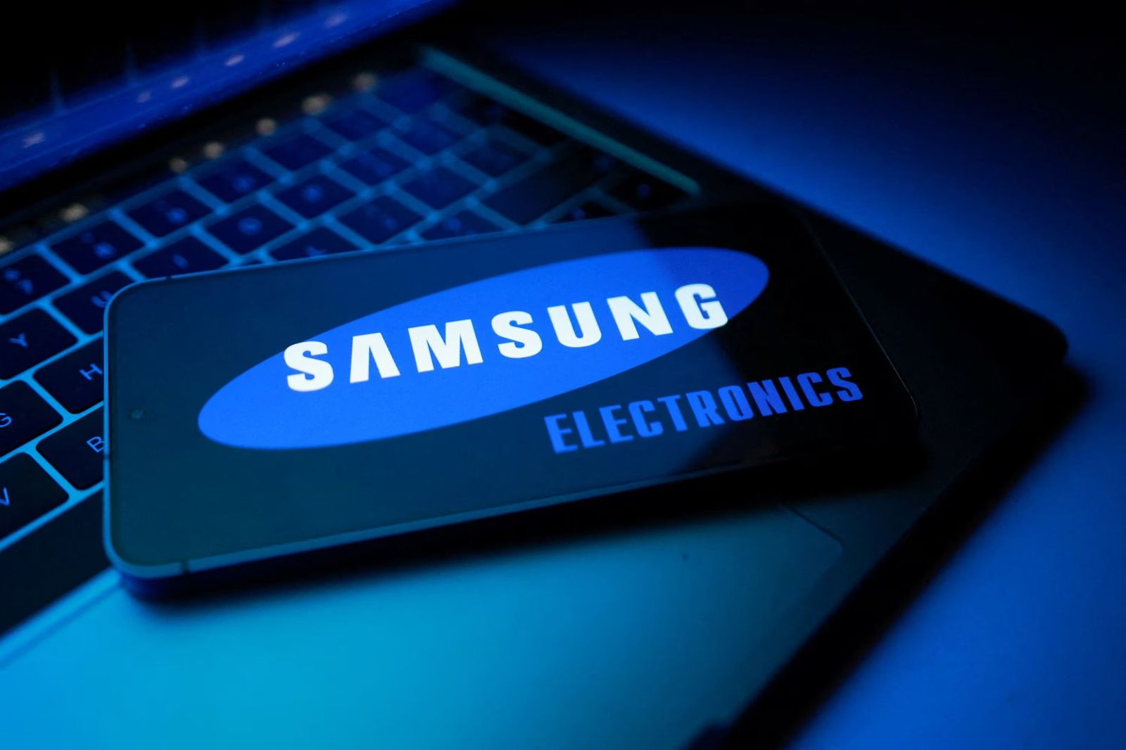 Samsung’dan üçe katlanır telefon: “TriFold”a dair tüm bilinenler