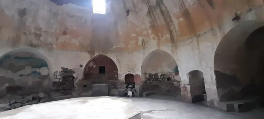 500 yıllıkDeva Hamamı talan edildi 13