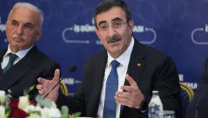 Yılmaz: 2025'te enflasyonu yüzde 20'nin altına düşürmeyi hedefliyoruz