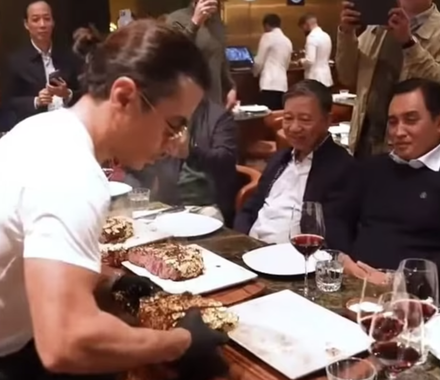Vietnamlı Komunist Partili Bakan To Lam Nusret'te 1