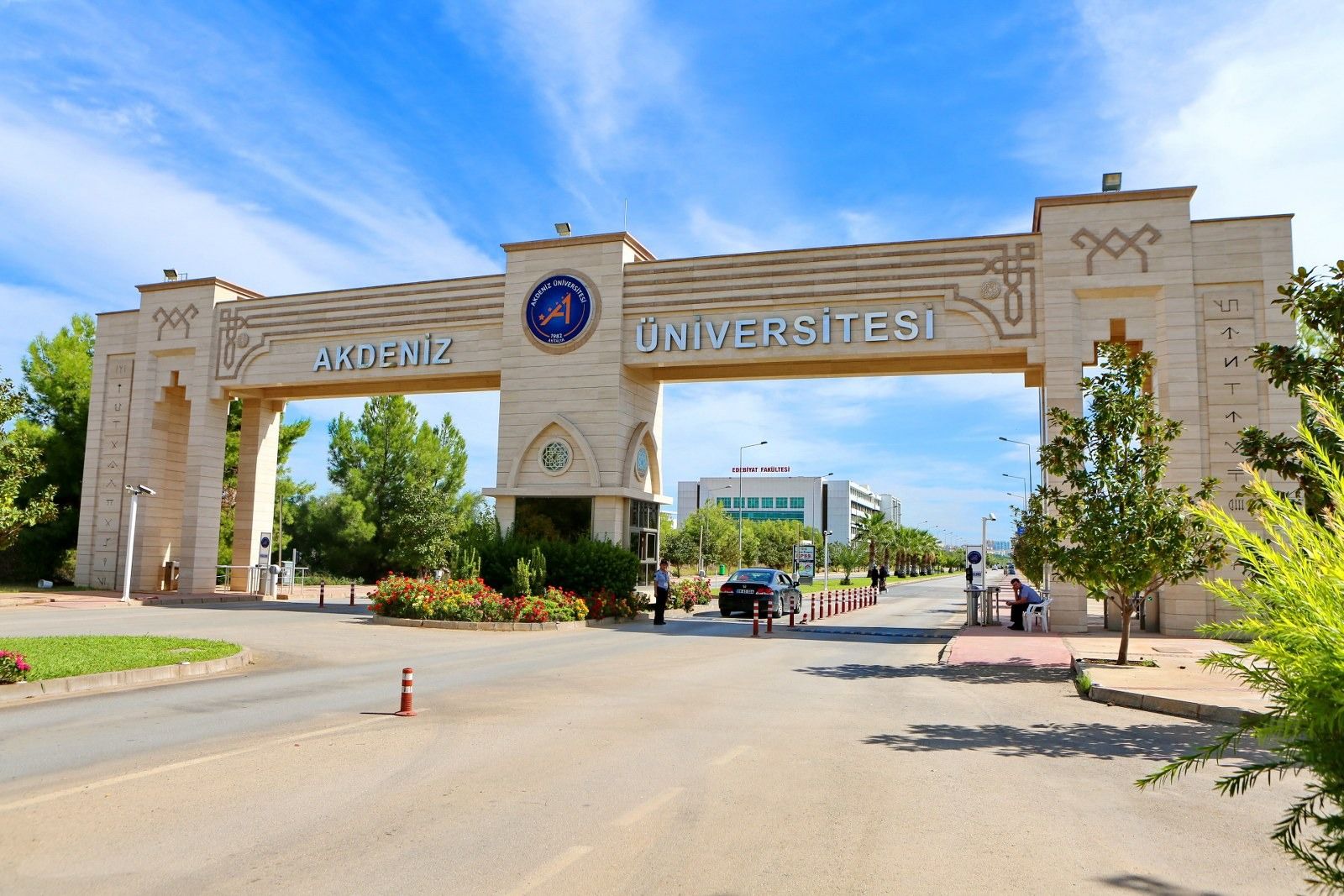 Akademisyenlerden SGK'ya usulsüz tahsilat ve ameliyat manipülasyonu
