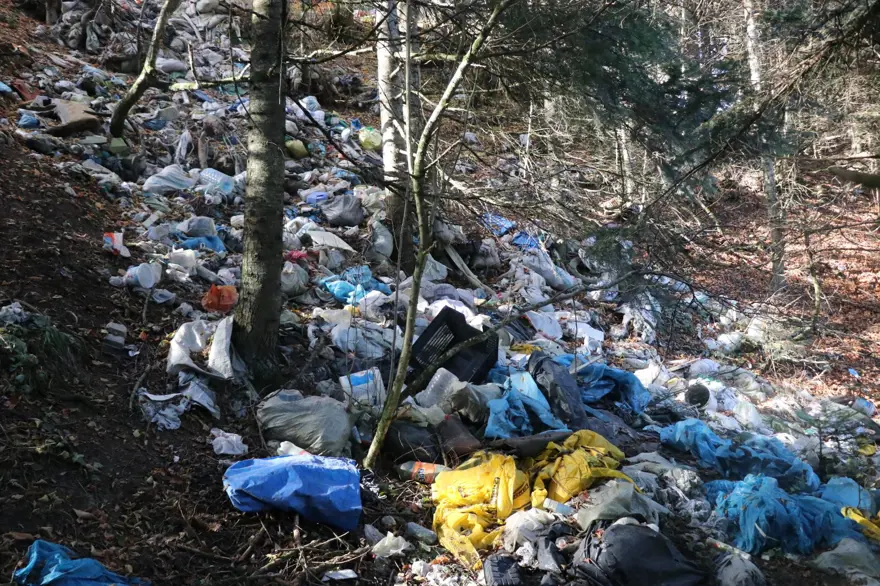 Doğa harikası yayla çöplüğe döndü 1