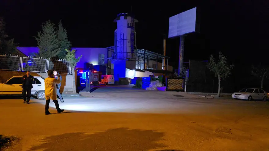 Pres makinesine sıkışan işçi hayatını kaybetti 6