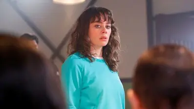 Demet Evgar teknolojiden uzak yaşıyor