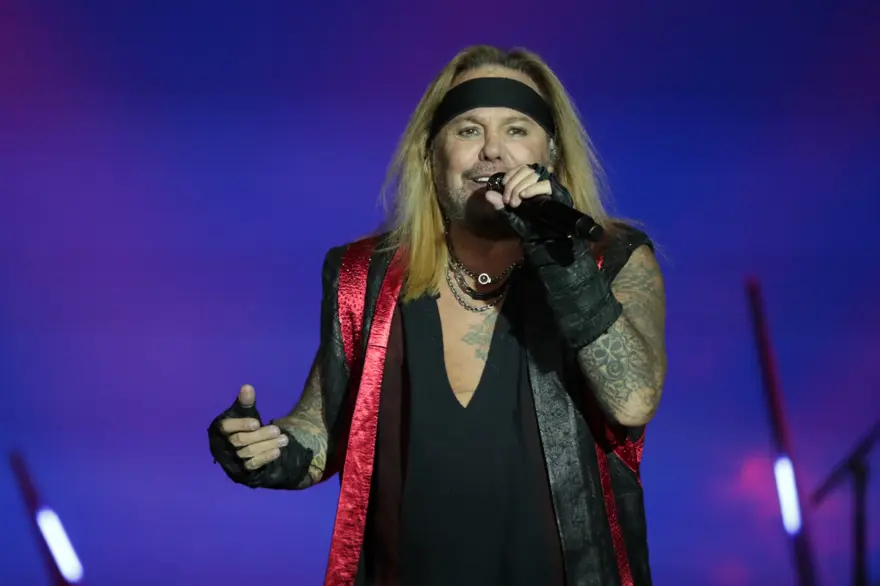 Mötley Crüe'nun solisti Vince Neil uykusunda felç geçirdiğini açıkladı 1