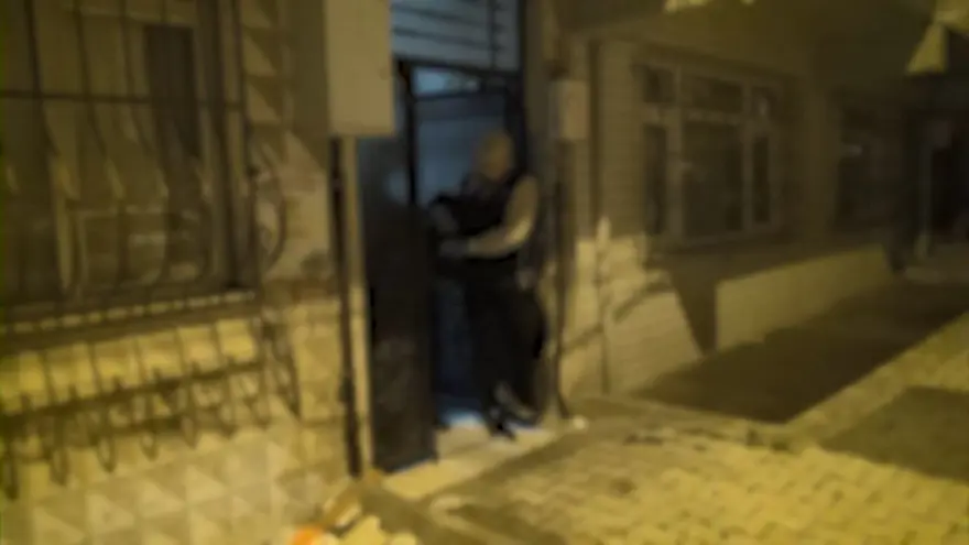 Bombalı eylem hazırlığındaki 2 DAEŞ'li terörist yakalandı: Gaziosmanpaşa'daki evde patlayıcı bulundu 6