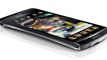 Sony Ericsson'un son harikası Türkiye'de