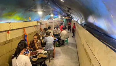 Savaş sığınağı restorana dönüştü: Önce bombalardan korudu şimdi sıcaktan