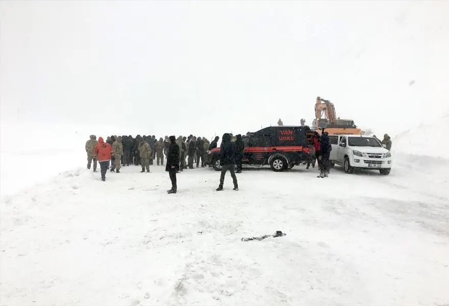 Van'da çığ felaketinin olduğu bölgeden fotoğraflar 14