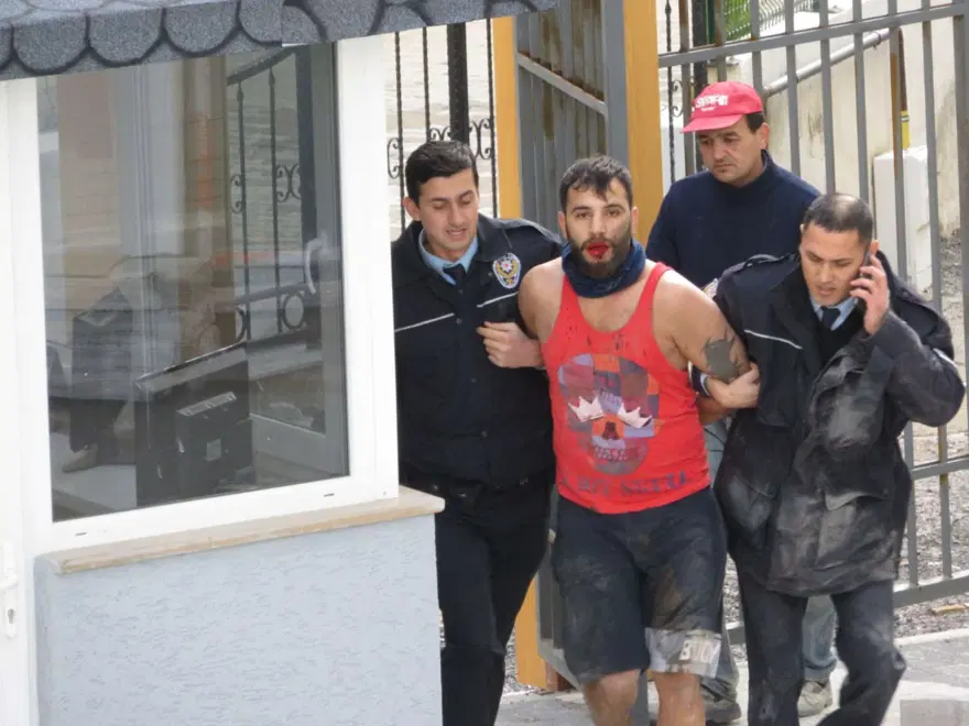 Maltepe'de polisten kaçan şüpheli ortalığı birbirine kattı 4 Maltepe'de polisten kaçan şüpheli ortalığı birbirine kattı 4