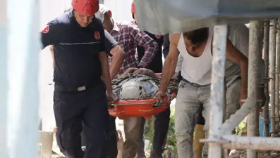 Jeneratör odasına düşüp yaralandı