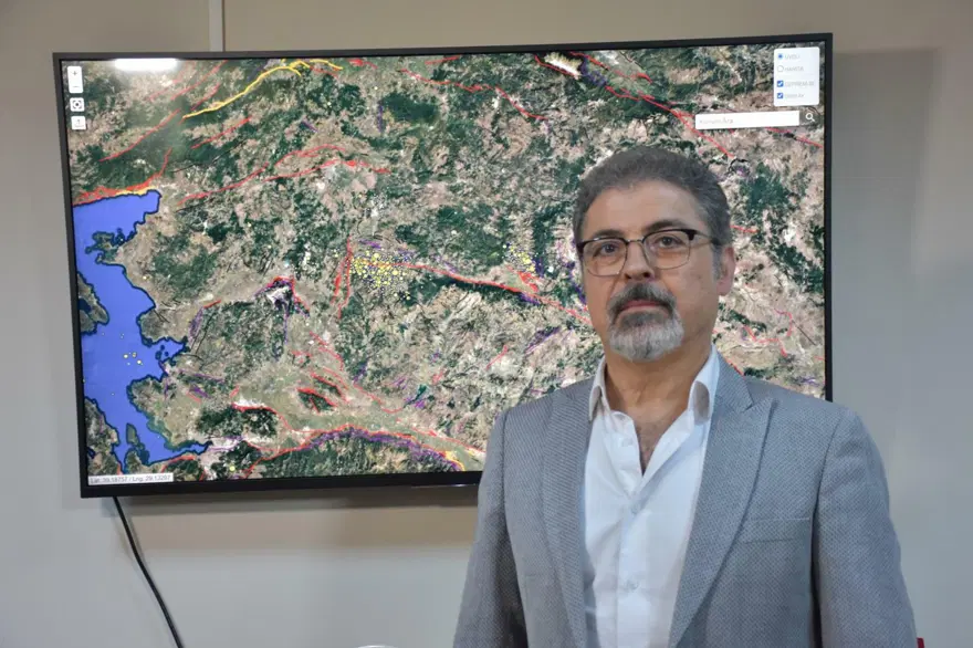 ÜÇ DEPREM DE AYNI ZONDA OLDU 1