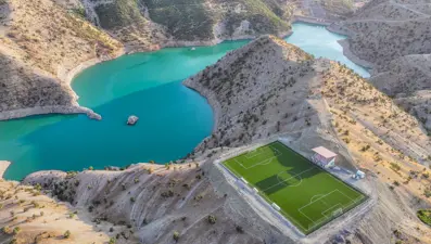 Dağ yamacındaki stadın hikayesi: Gençlerin hayatını değiştirdi