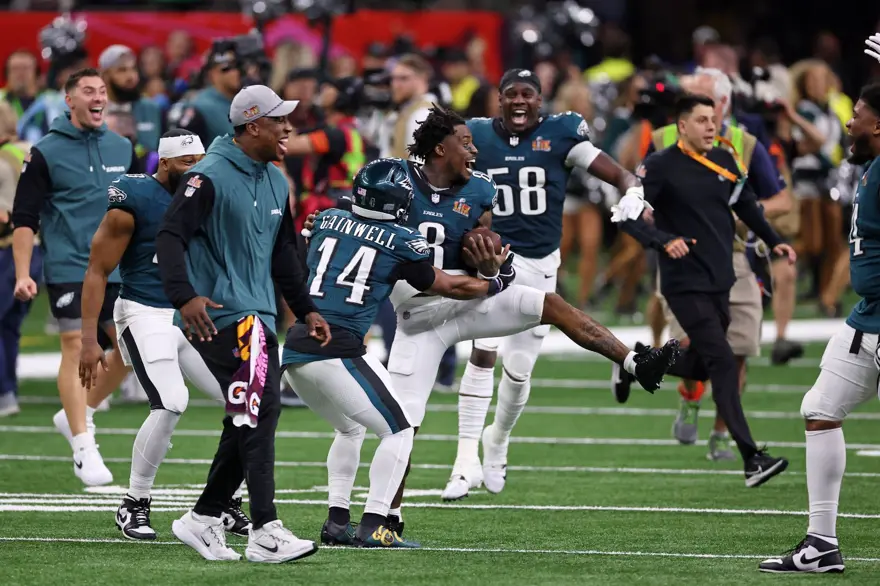 Dünyaca ünlü yıldızların akın ettiği Super Bowl'da şampiyon belli oldu 2